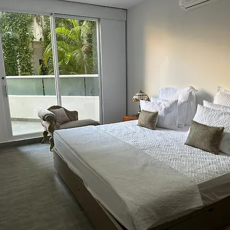 Cerca al Hotel Americas Ctgna Spiaggia Morros Piscina playa *